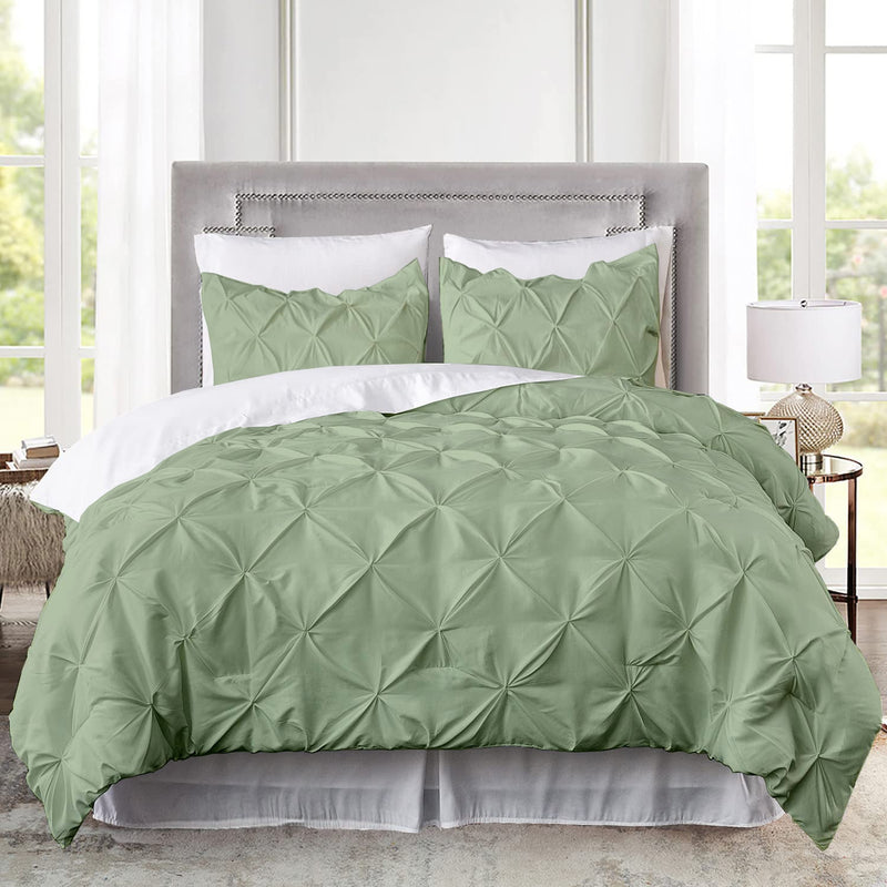 Moss Pinch Comforter